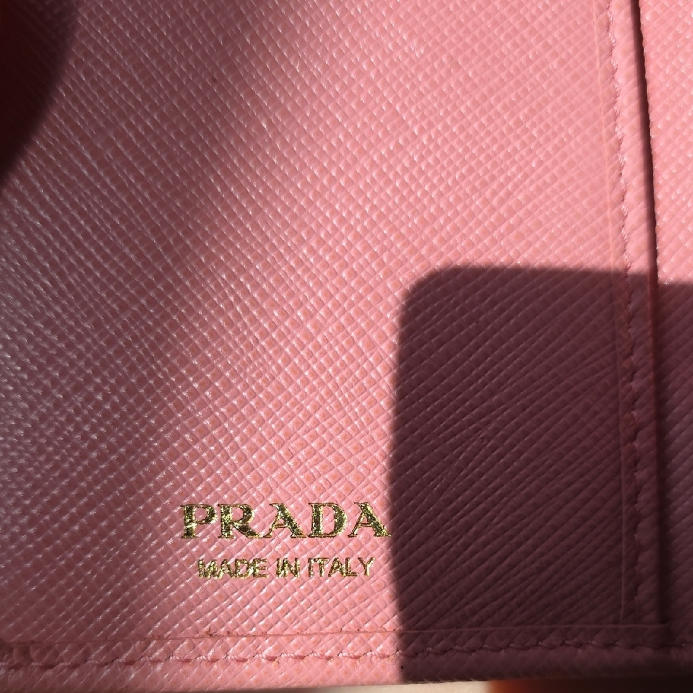 Prada Wallet w/ Dustbag and Box. - Picture 12 of 16